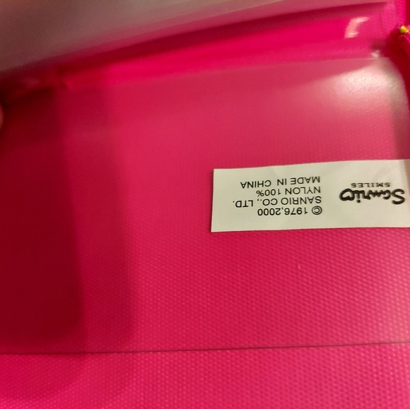 New Sanrio Hello Kitty Wallet with Mirror - Picture 4 of 8